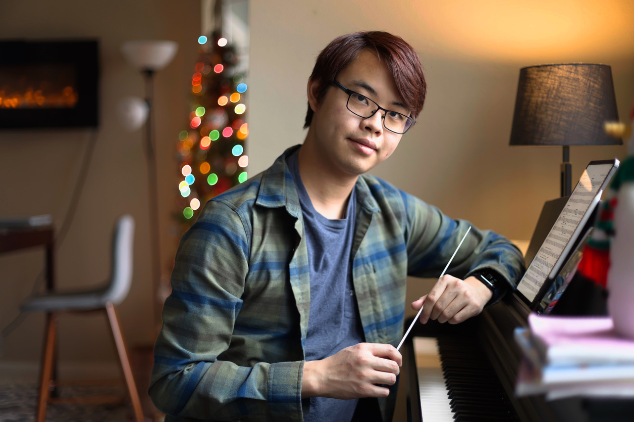 Yi Chen at his piano