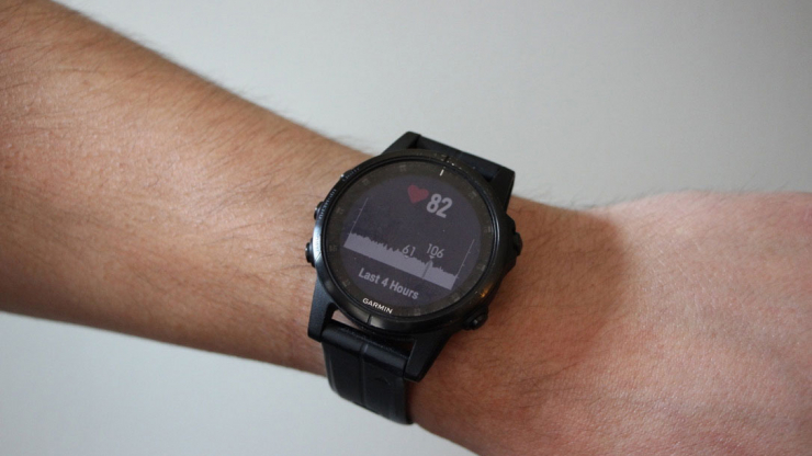 A watch showing the heart rate