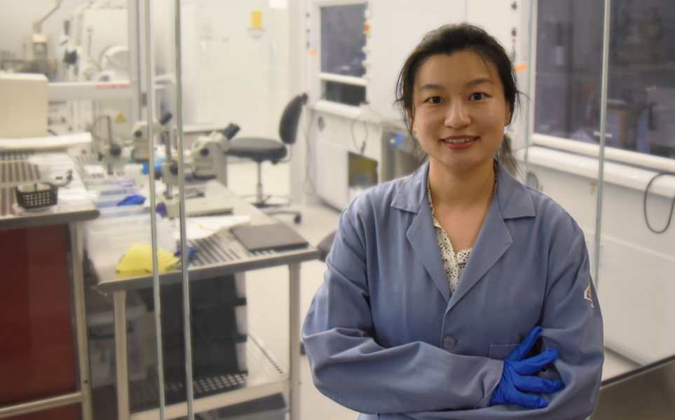 Xiaoyue Ni in her materials lab