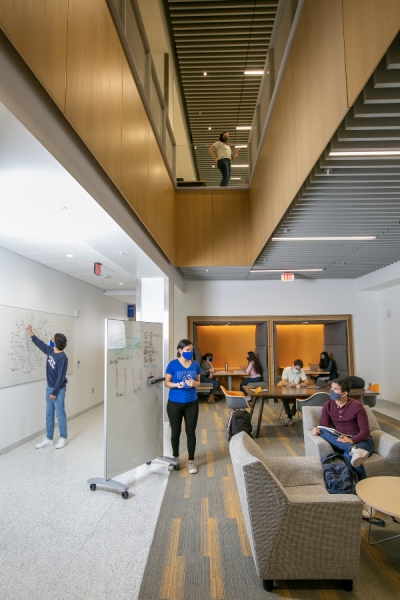 Students and faculty can collaborate or study in the Learning Commons.